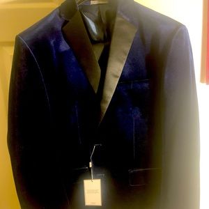 Brand new Vinci Tuxedo (pants included) Size 48 slim fit